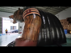 বিশাল ফুলাযোগ্য হেলমেট টানেল মাসকট ফুটবল খেলার শুরুতে প্রবেশদ্বার